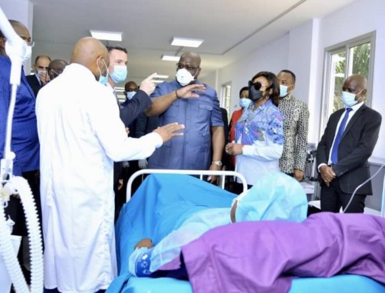 Le couple Tshisekedi lors d'une visite dans un hôpital à Kinshasa